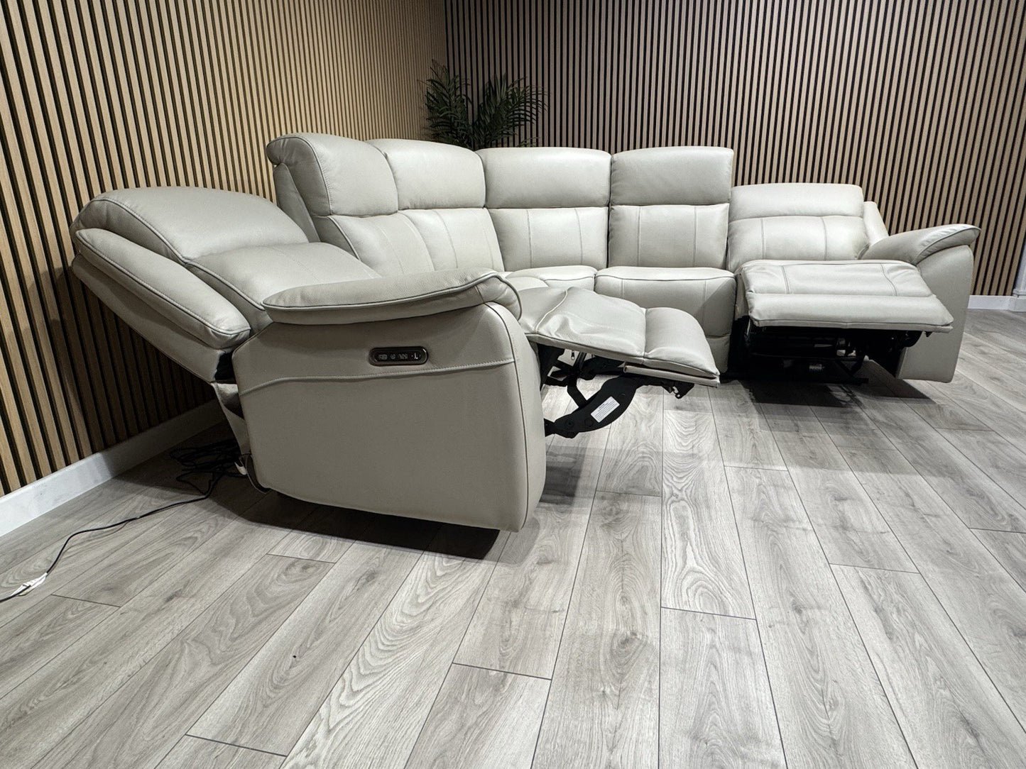 Furniture Village MORENO Style Leather Power Recliner Corner Sofa - RRP £3,395