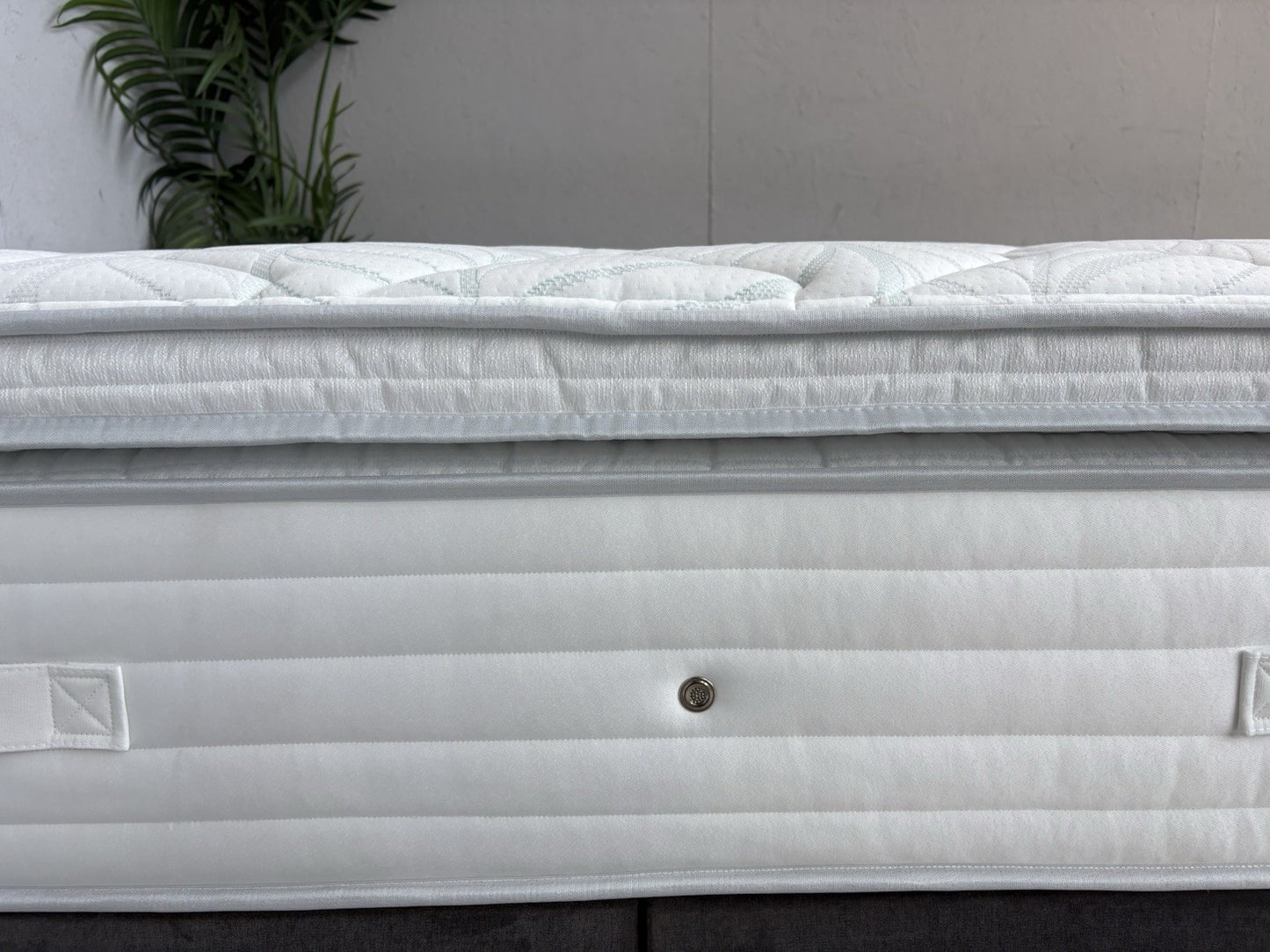 Staples and Co Eco Revitalise Pocket 3800 4ft 6 Double Mattress - RRP £1,499
