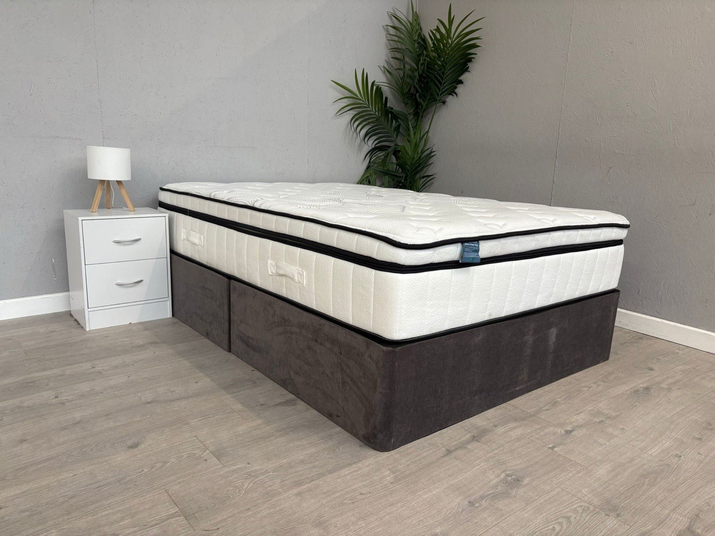 IGEL Nanotech 4000i 4ft 6 Double Mattress, Medium - RRP £1,699