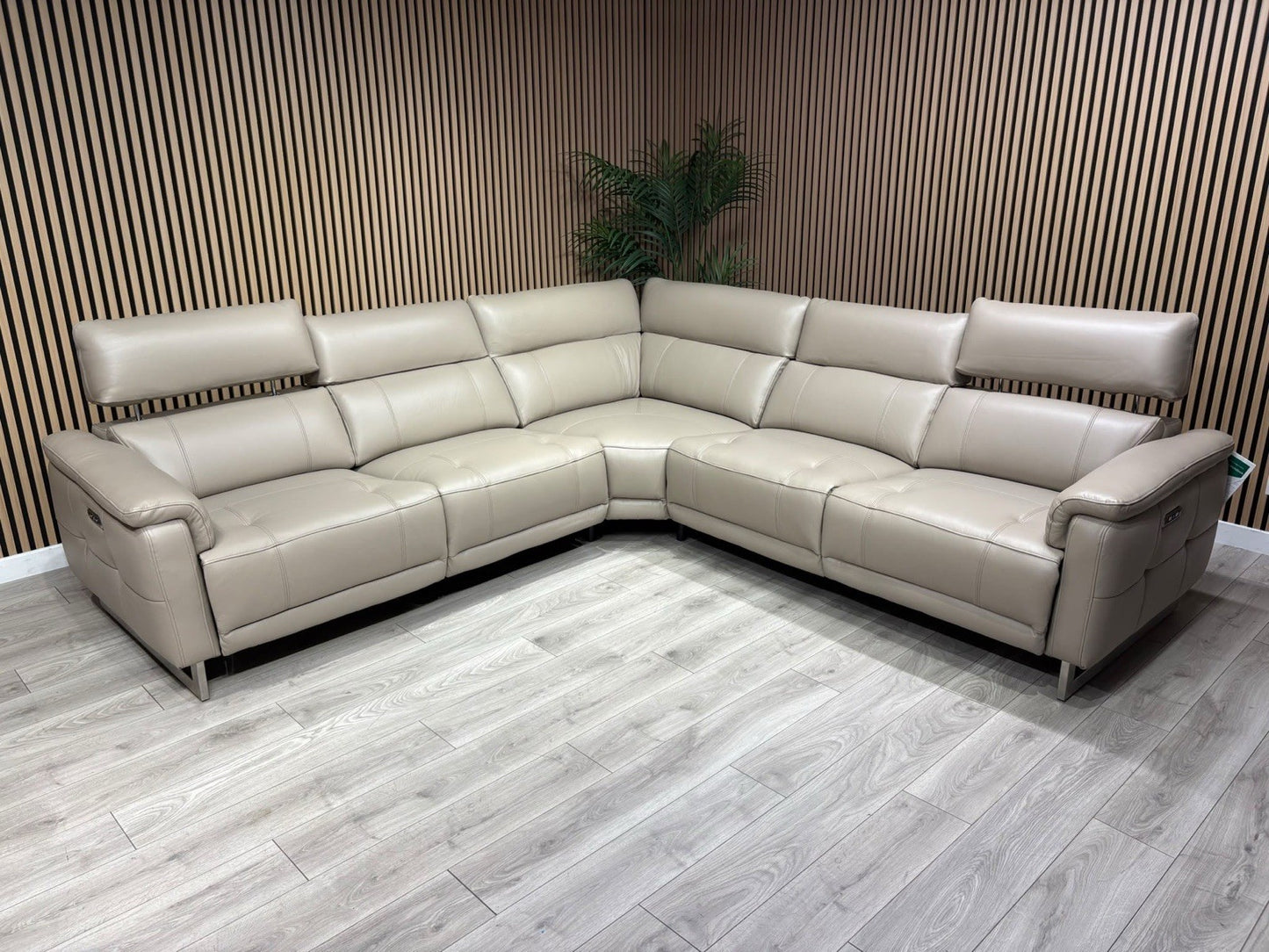 Furniture Village MOET Large Leather Power Recliner Corner Sofa - RRP £4,495