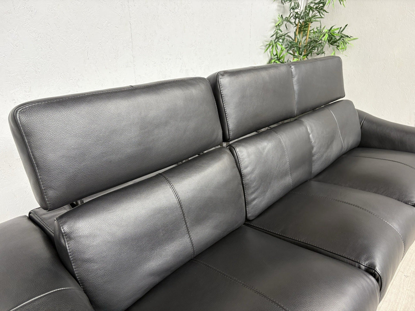 Furniture Village XAVIER Leather 4 Seater Sofa with Power Recliners - RRP £2,895