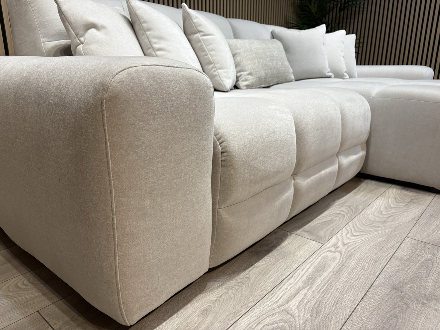 EVE CLOUD Large Fabric 3 Seater RHF Chaise Corner Sofa - RRP £2,299