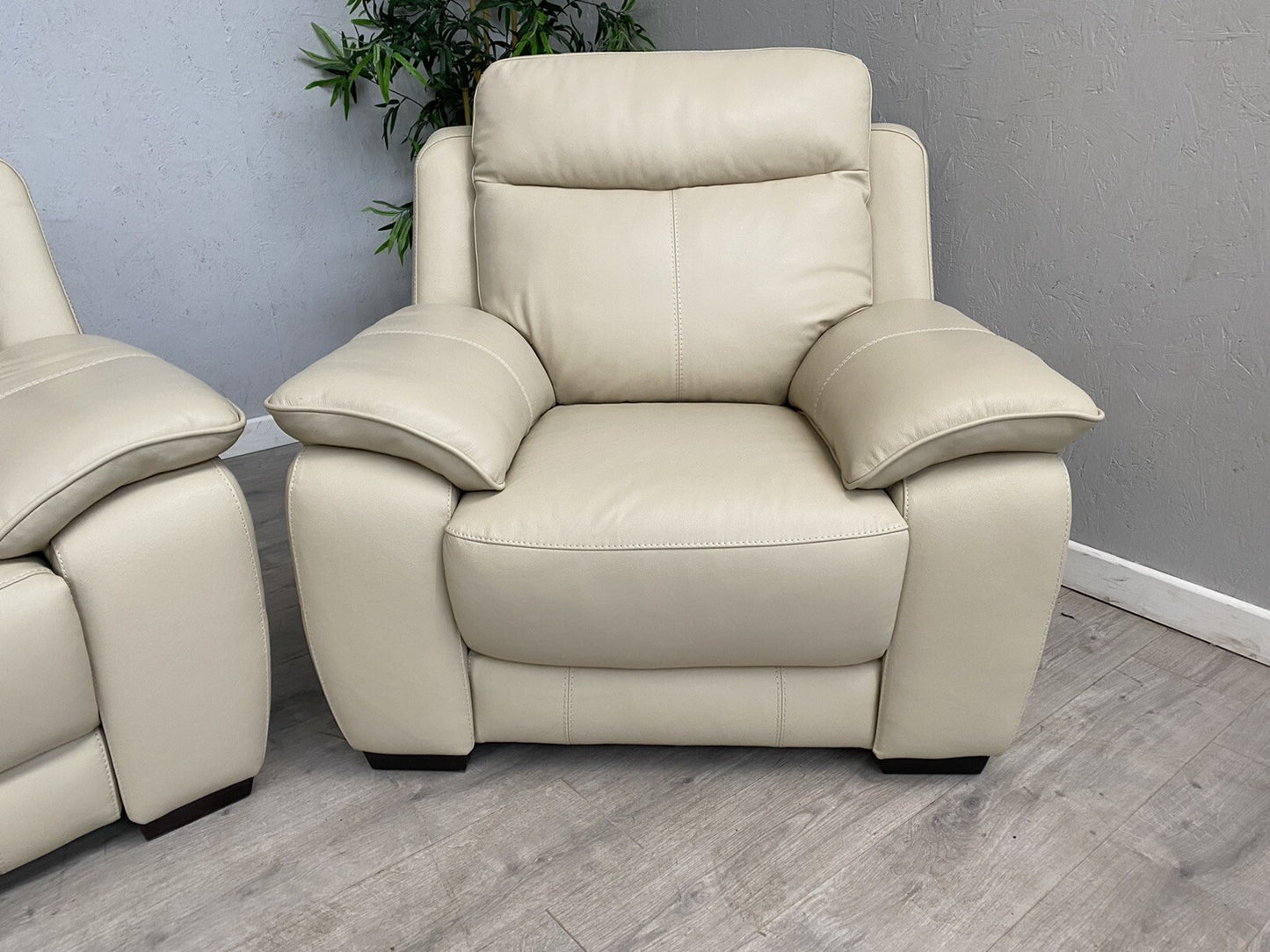 F. Village STARLIGHT EXPRESS Leather 2 Seater Power Recliner Sofa + Armchair