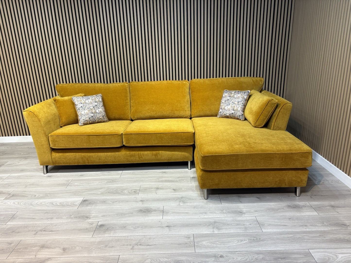 Furniture Village SASHA Fabric Large RHF Chaise Corner Sofa - RRP £3,295