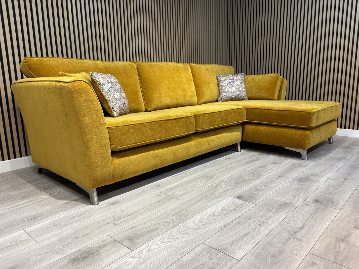 Furniture Village SASHA Fabric Large RHF Chaise Corner Sofa - RRP £3,295