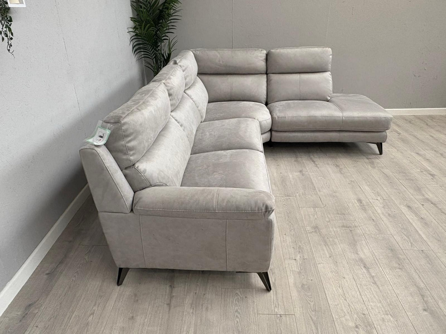 Furniture Village CONTEMPO Fabric RHF Open End Chaise Corner Sofa - RRP £2,295