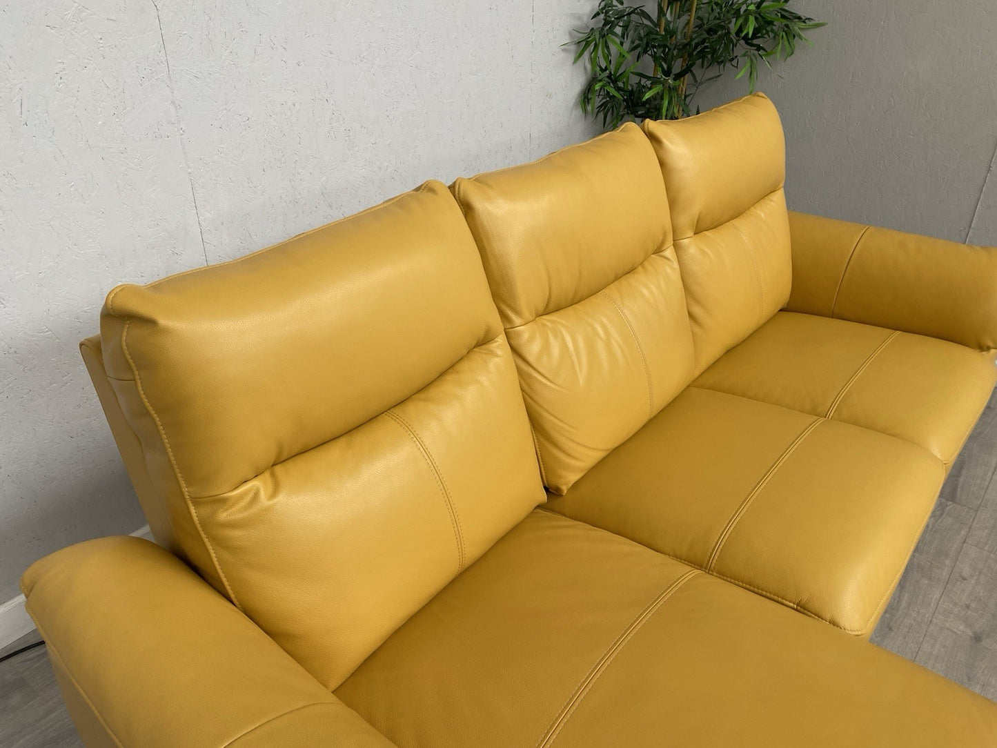 Furniture Village MORGAN Leather Power Recliner LHF Chaise End Sofa - RRP £1,995