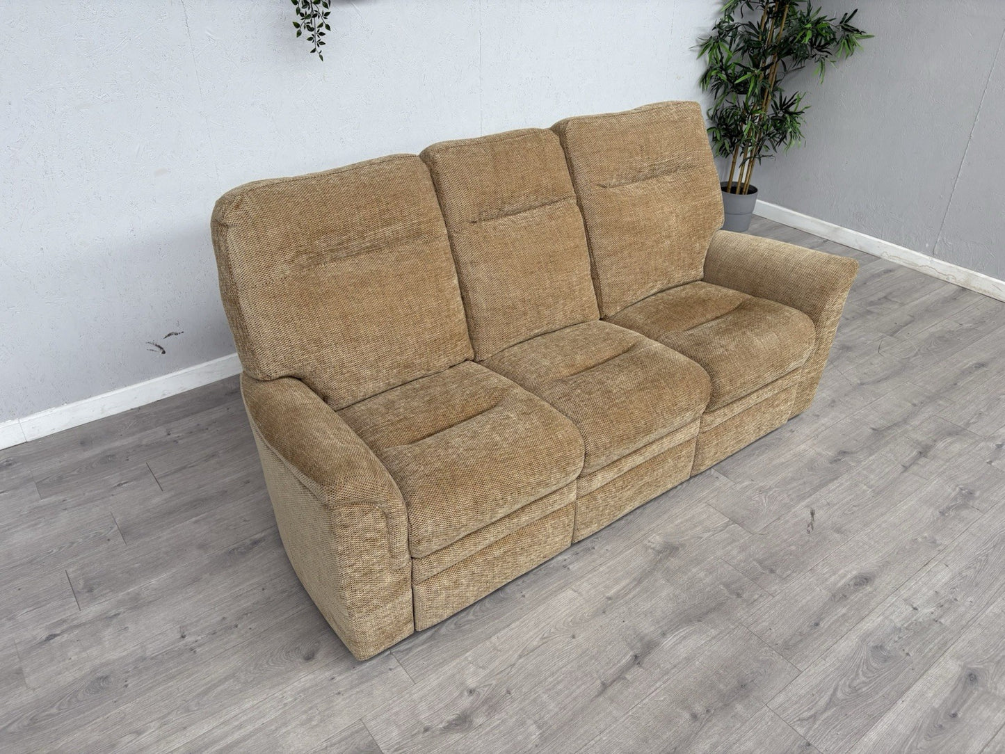 Furniture Village - Parker Knoll HUDSON 23 Fabric 3 Seater Sofa - RRP £2,528