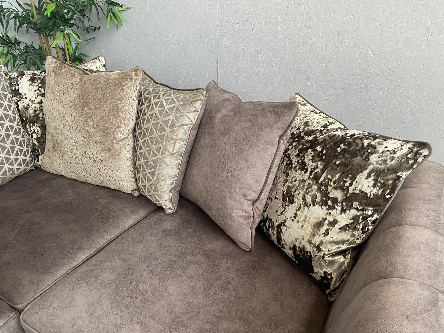 Furniture Village ARIANA Small Fabric RHF Pillow Back Corner Sofa - RRP £3,695