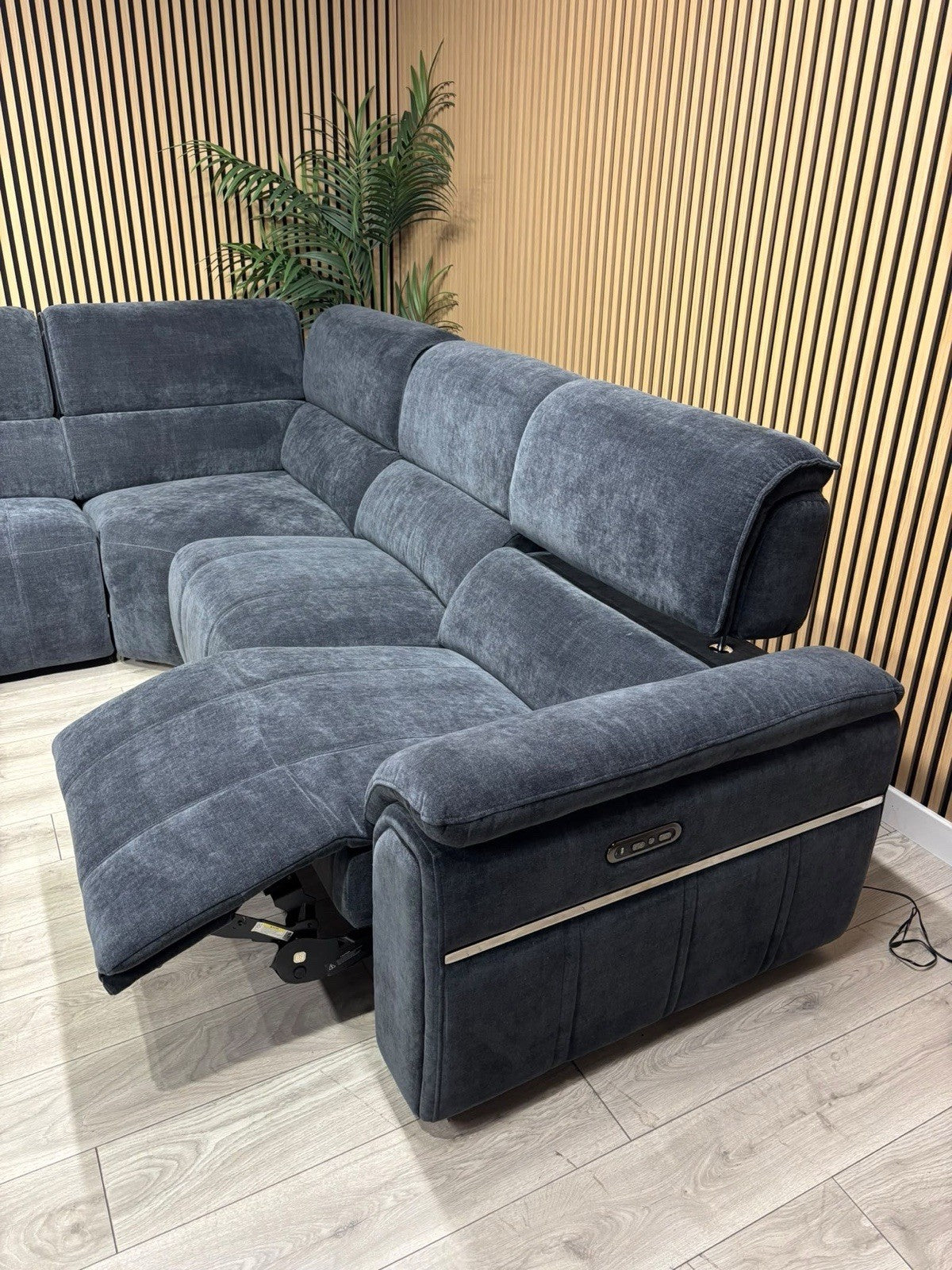 Furniture Village ECLIPSE Style Large Fabric Power Recliner Corner - RRP £3,995
