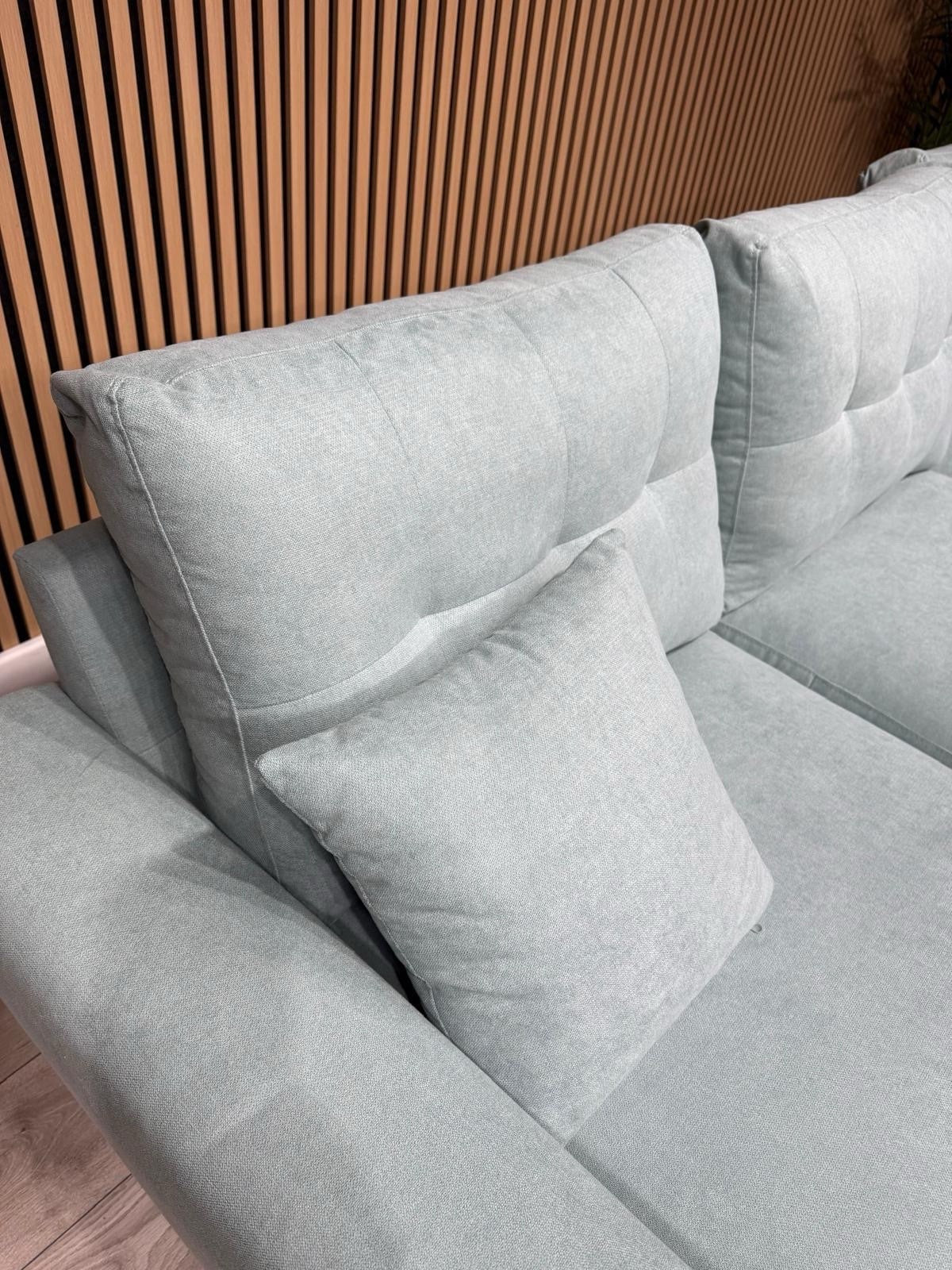 Laura Ashley - 3 Seater Chaise Sofa RRP £1699