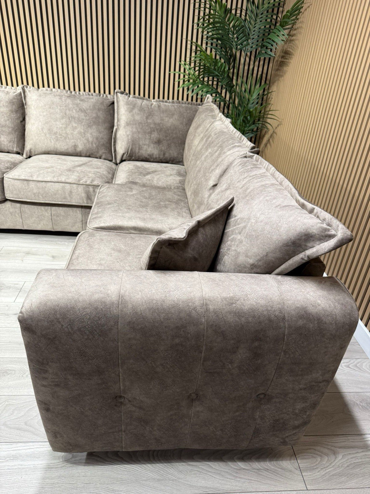 Furniture Village ARIANA Style Small Fabric 2 Corner 2 Sofa - RRP £2,995