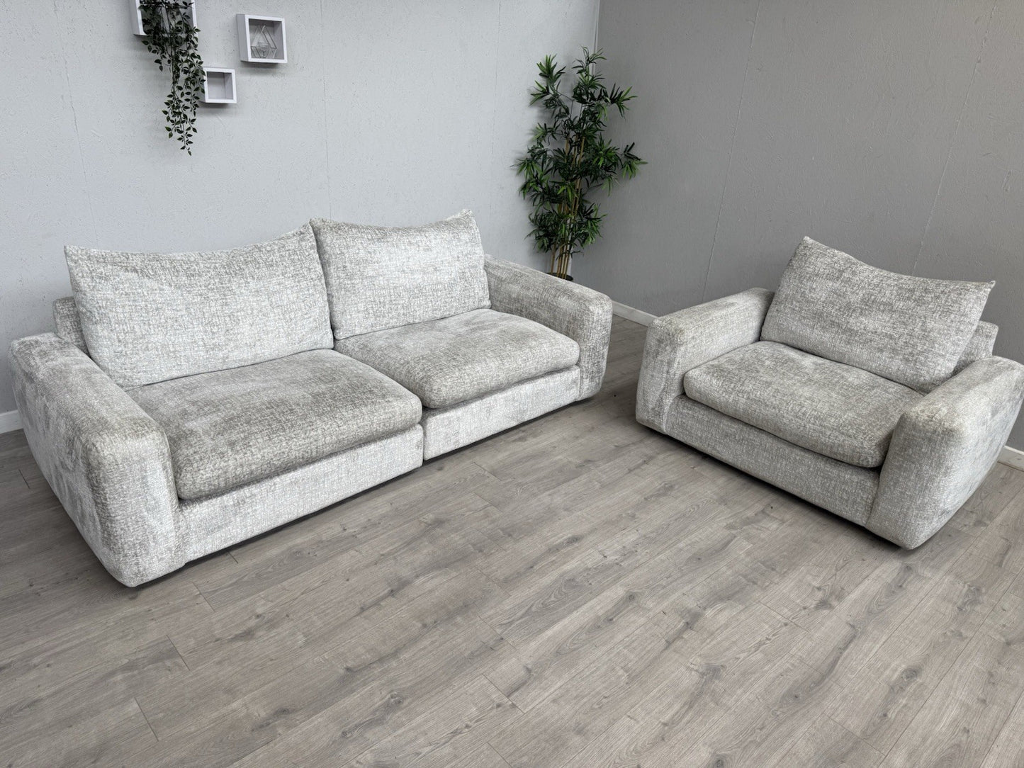Furniture Village Boutique Pandora 4 Seater Split Sofa + Snuggler RRP £4895