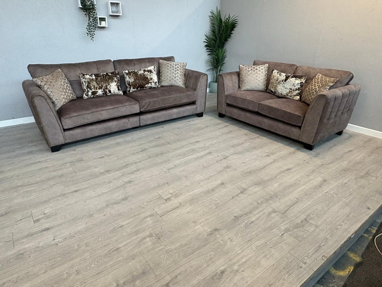 Furniture Village ARIANA / MARIAH Fabric 4 + 2 Seater Sofa Set - RRP £3,690