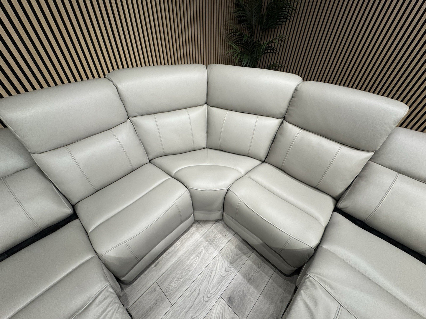 Furniture Village MORENO Style Leather Power Recliner Corner Sofa - RRP £3,395