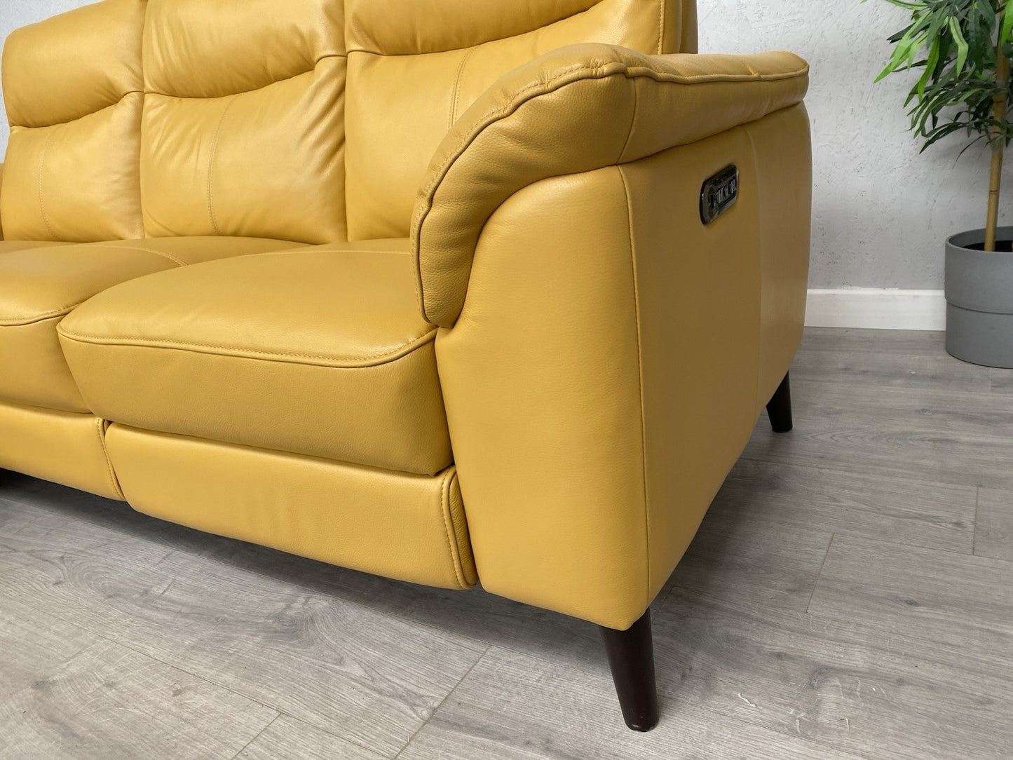Furniture Village MORGAN Leather Power Recliner LHF Chaise End Sofa - RRP £1,995