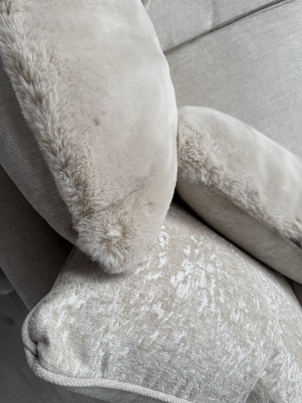 Furniture Village BLENHEIM Fabric 2 Seater Sofa Scatter Back Ivory - RRP £2495