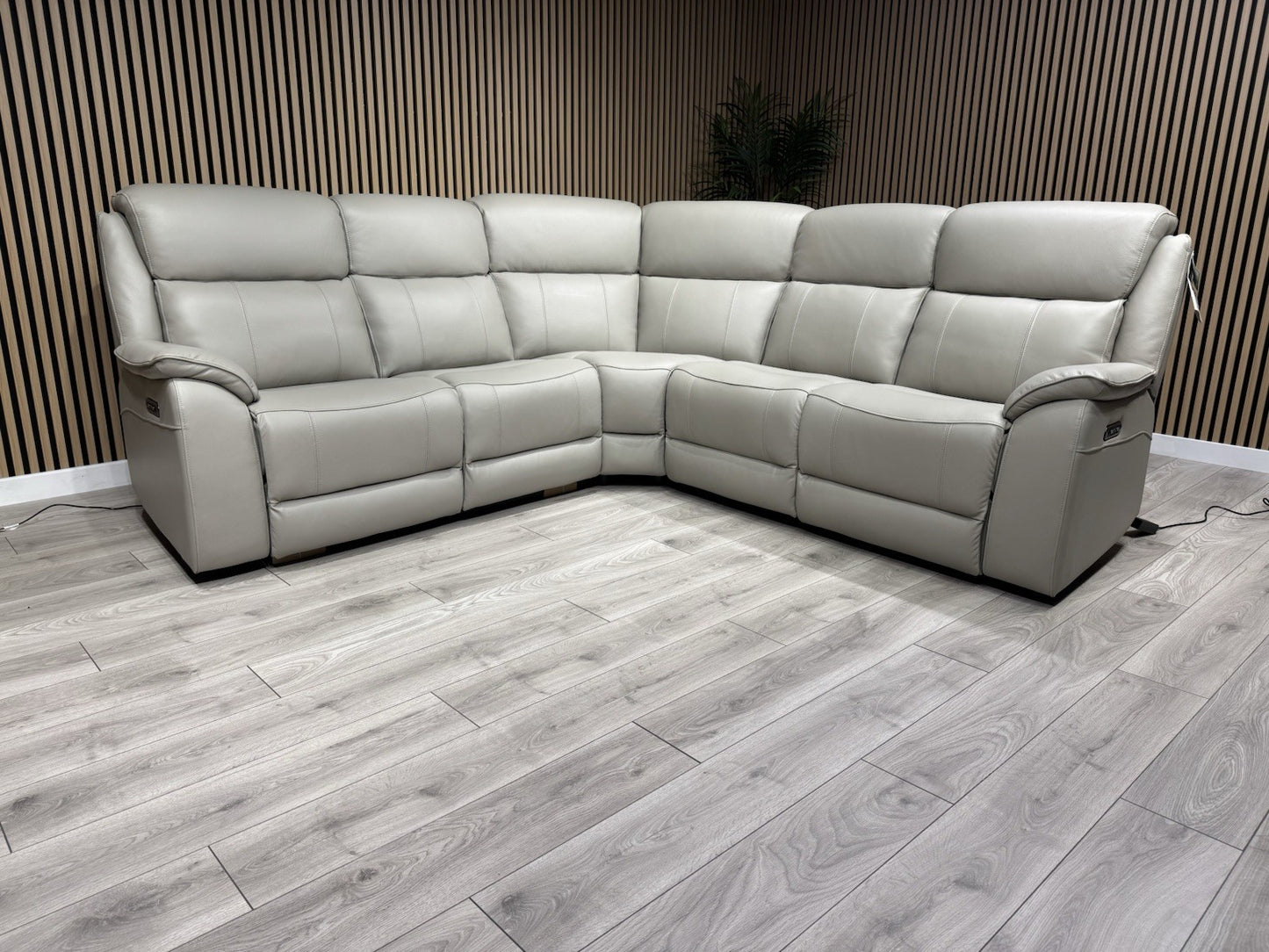 Furniture Village MORENO Style Leather Power Recliner Corner Sofa - RRP £3,395