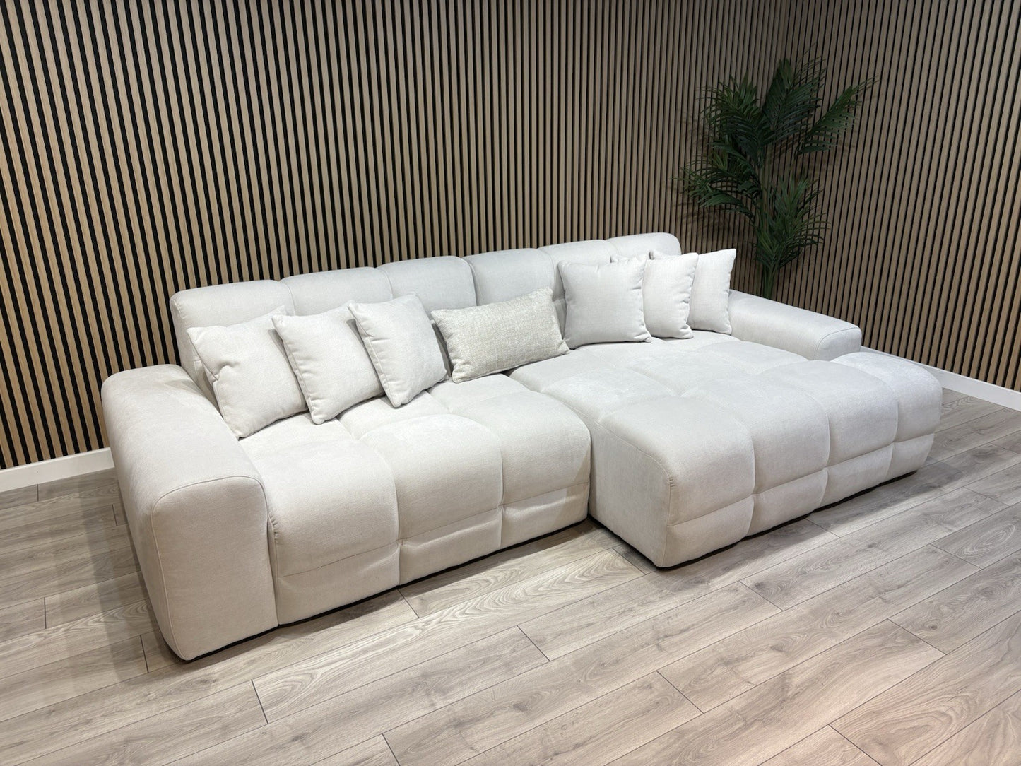 EVE CLOUD Large Fabric 3 Seater RHF Chaise Corner Sofa - RRP £2,299