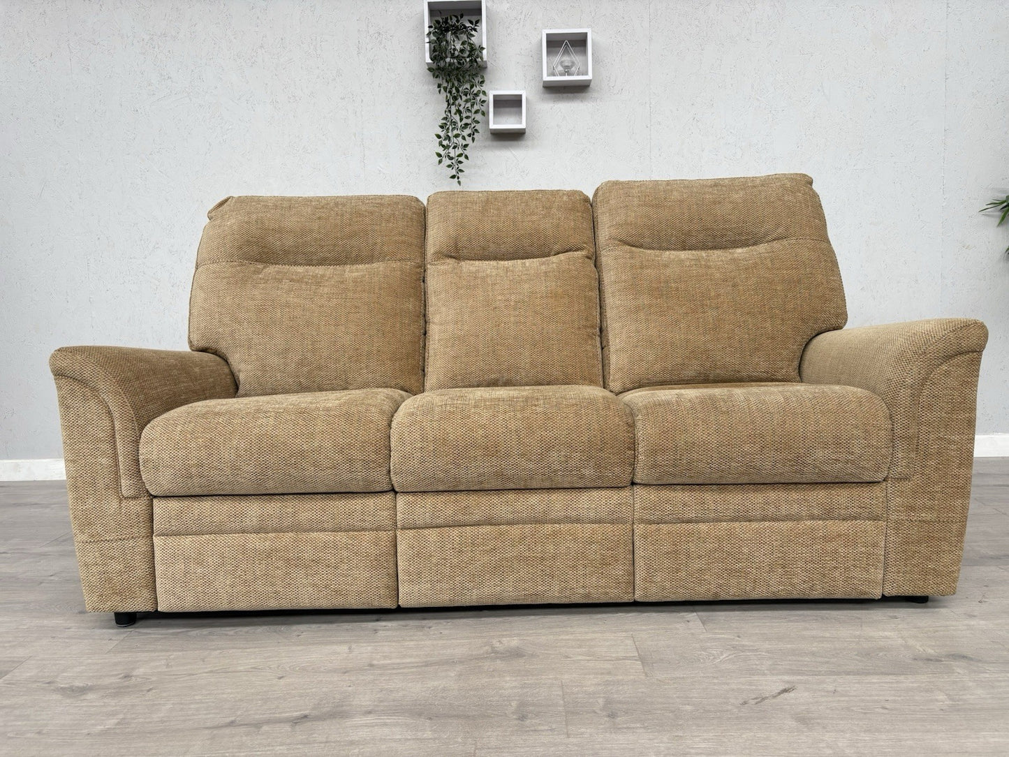 Furniture Village - Parker Knoll HUDSON 23 Fabric 3 Seater Sofa - RRP £2,528
