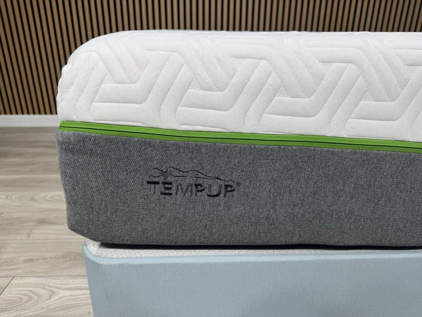 Tempur HYBRID ELITE LUXE Cool Touch 5ft Kingsize Mattress, Medium - RRP £2,399
