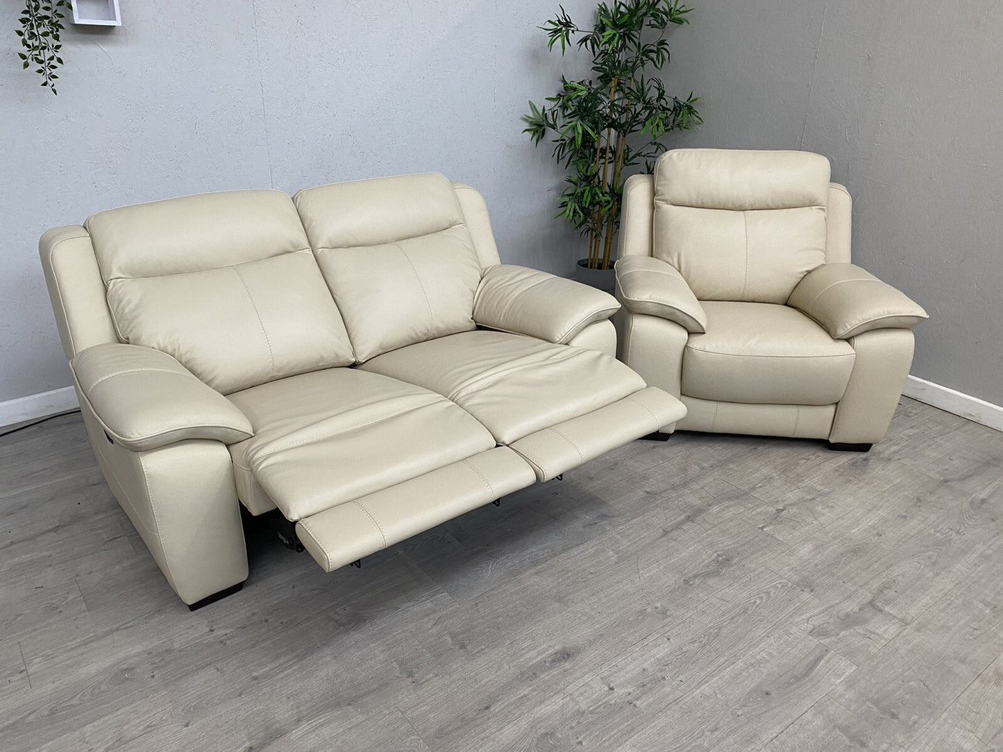 F. Village STARLIGHT EXPRESS Leather 2 Seater Power Recliner Sofa + Armchair