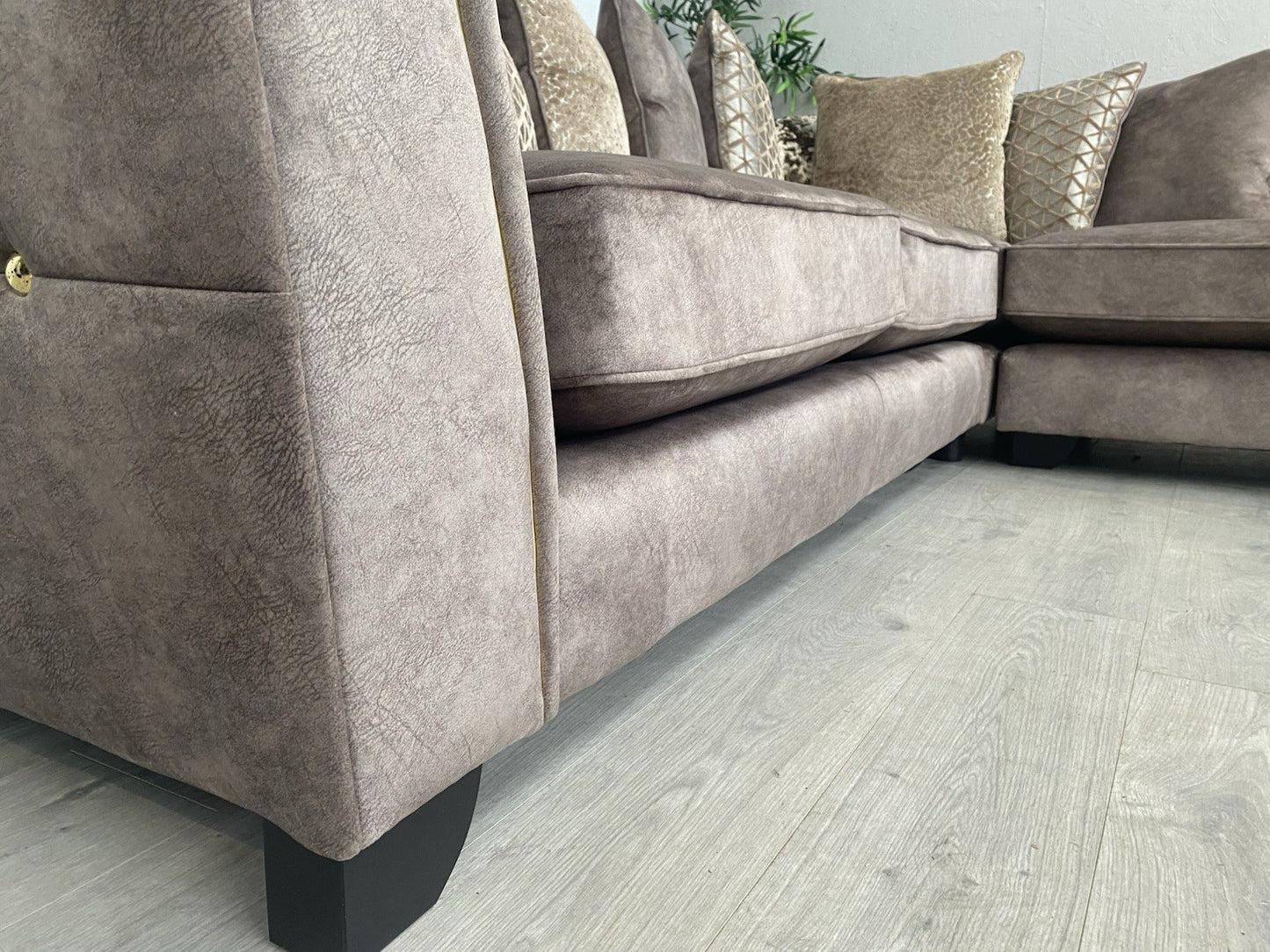 Furniture Village ARIANA Small Fabric RHF Pillow Back Corner Sofa - RRP £3,695