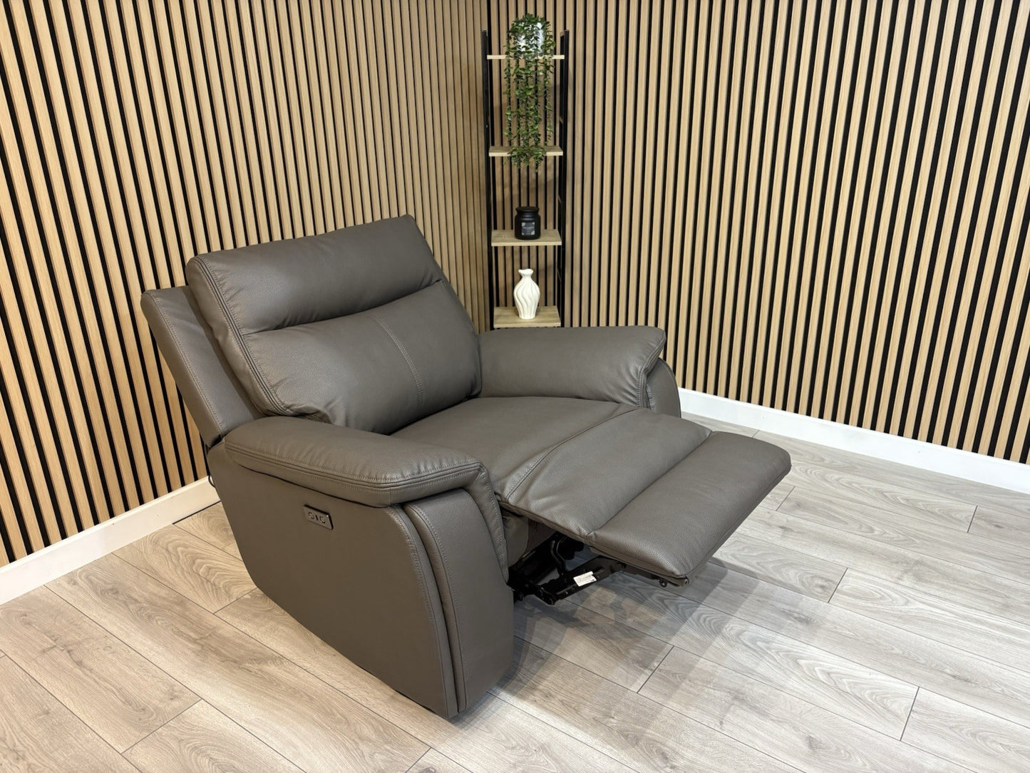 ScS - MAVERICK Fabric Power Recliner Armchair - RRP £999