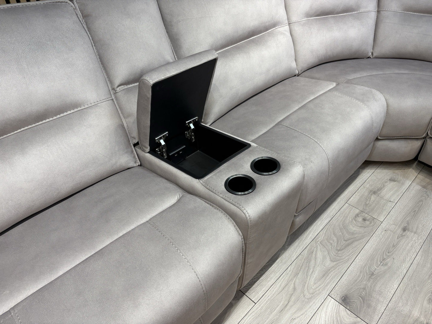 DFS - EXCALIBUR Fabric Large 2 Corner 2 Power Recliner Console Sofa - RRP £3,999