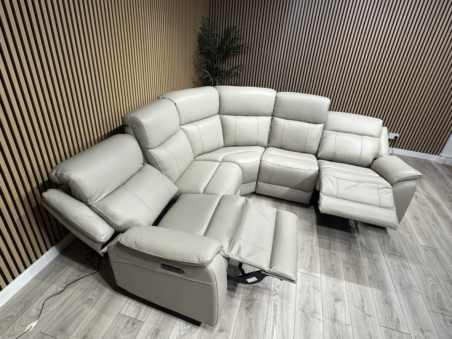 Furniture Village MORENO Style Leather Power Recliner Corner Sofa - RRP £3,395