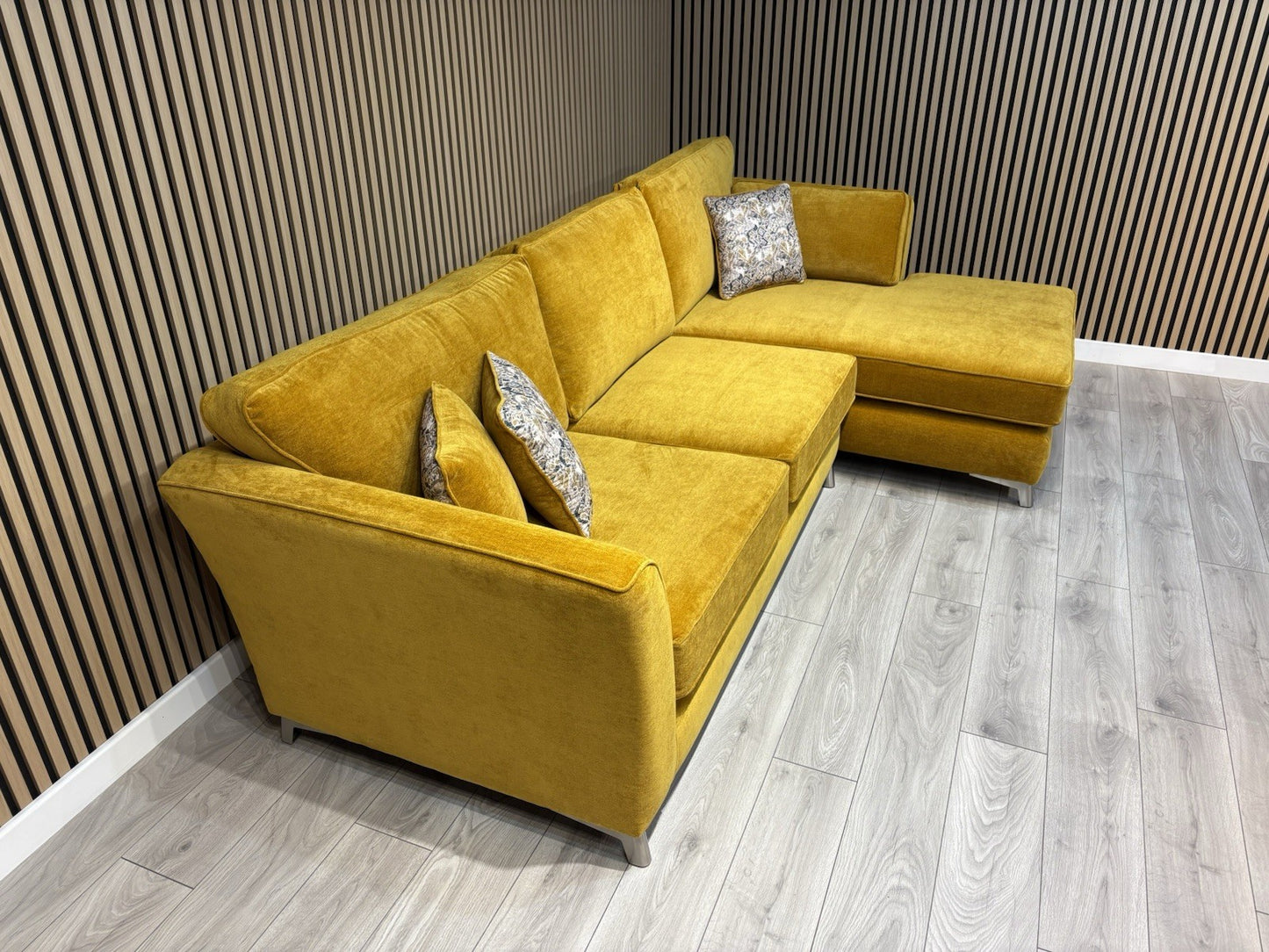 Furniture Village SASHA Fabric Large RHF Chaise Corner Sofa - RRP £3,295