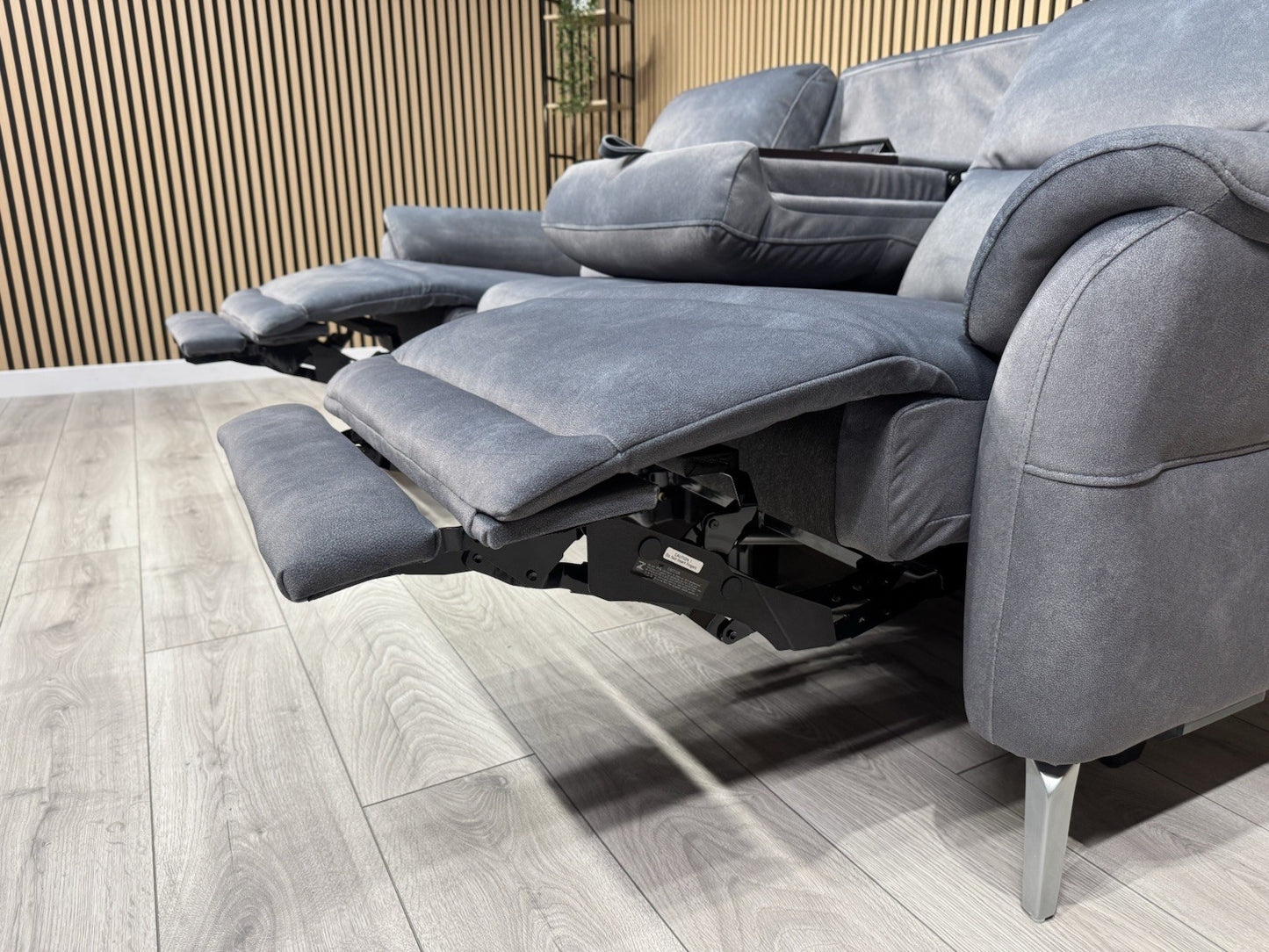 F. Village DAYTONA Fabric 3 Seater Power Recliner Bluetooth Sofa - RRP £1,695