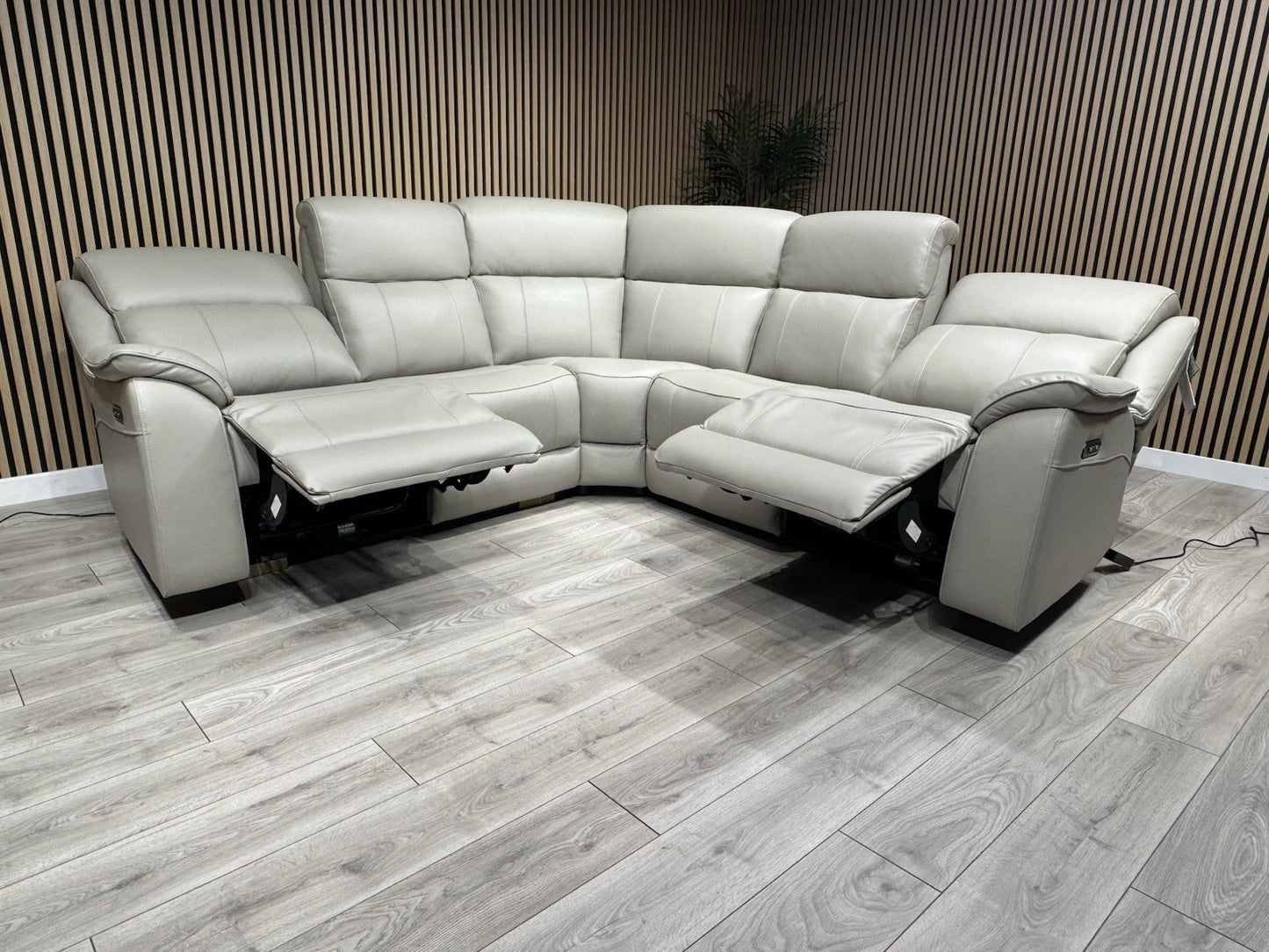 Furniture Village MORENO Style Leather Power Recliner Corner Sofa - RRP £3,395