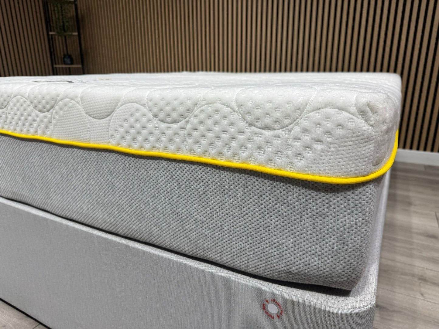 EVE Hybrid Duo 4ft 6 Double Mattress - RRP £599