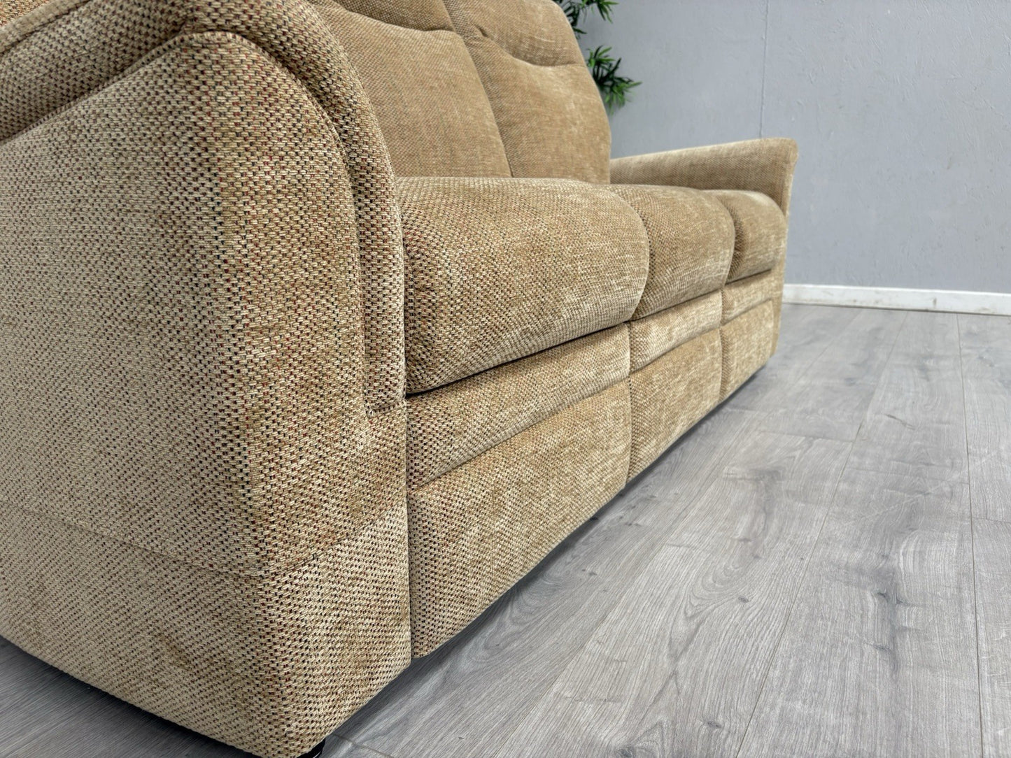 Furniture Village - Parker Knoll HUDSON 23 Fabric 3 Seater Sofa - RRP £2,528
