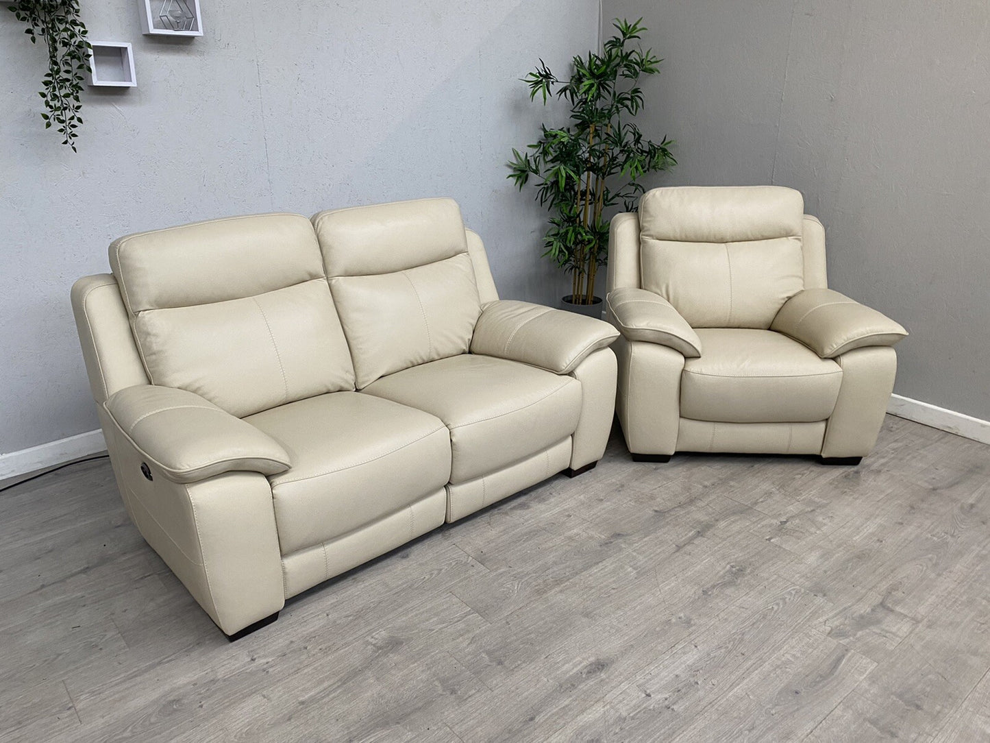 F. Village STARLIGHT EXPRESS Leather 2 Seater Power Recliner Sofa + Armchair