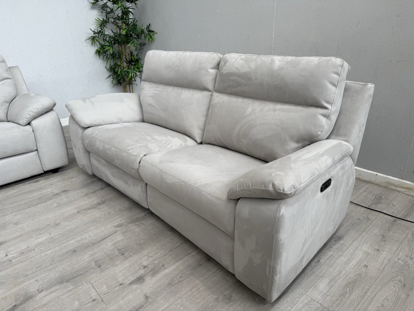 F. Village Nicoletti PEPINO 2 x 3 Seater Fabric Sofas Power Recliner - RRP £4810