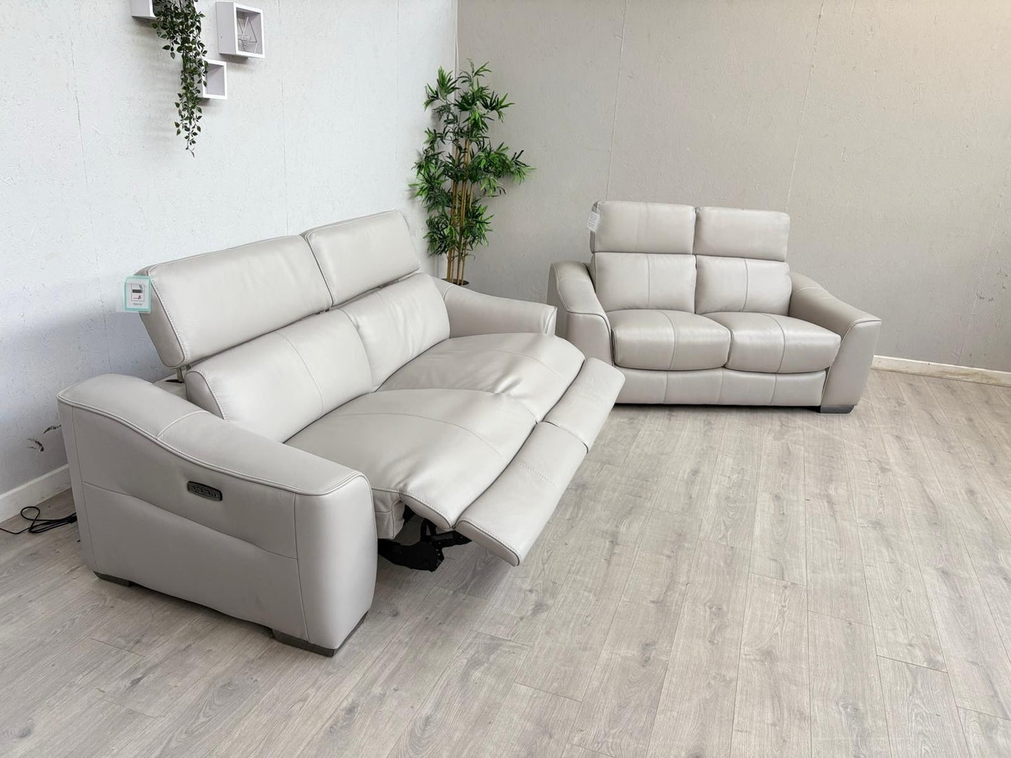 Furniture Village XAVIER Leather 3 + 2 Seater Sofa Set, Power Recliner RRP £4390
