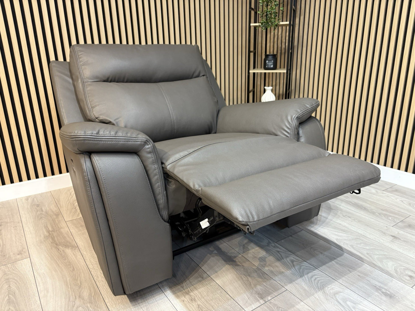 ScS - MAVERICK Fabric Power Recliner Armchair - RRP £999