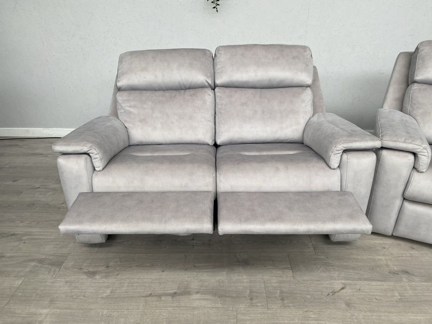 F. Village. G Plan - THORNBURY 2 x 2 Seater Power Recliner Sofa Set - RRP £7,990