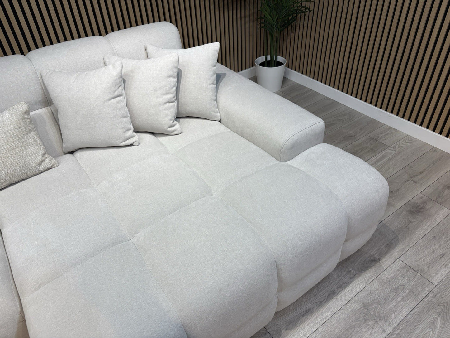 EVE CLOUD Large Fabric 3 Seater RHF Chaise Corner Sofa - RRP £2,299