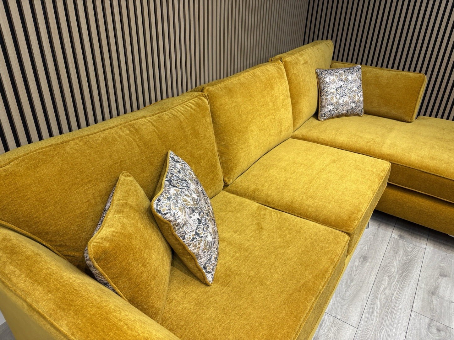Furniture Village SASHA Fabric Large RHF Chaise Corner Sofa - RRP £3,295