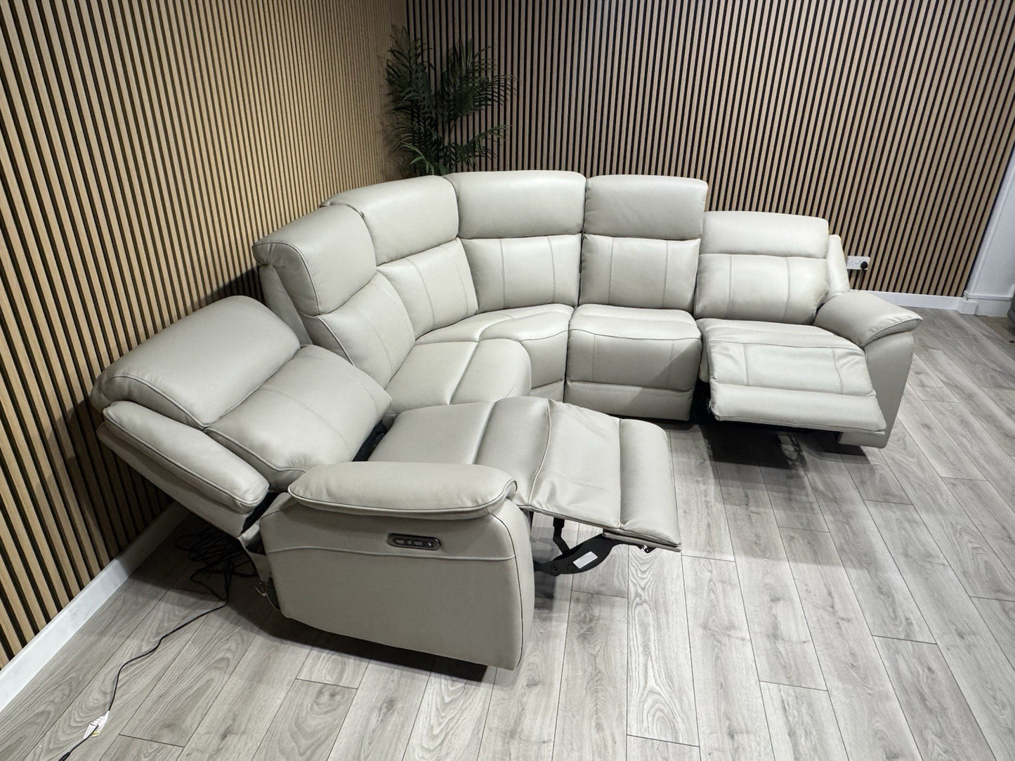 Furniture Village MORENO Style Leather Power Recliner Corner Sofa - RRP £3,395