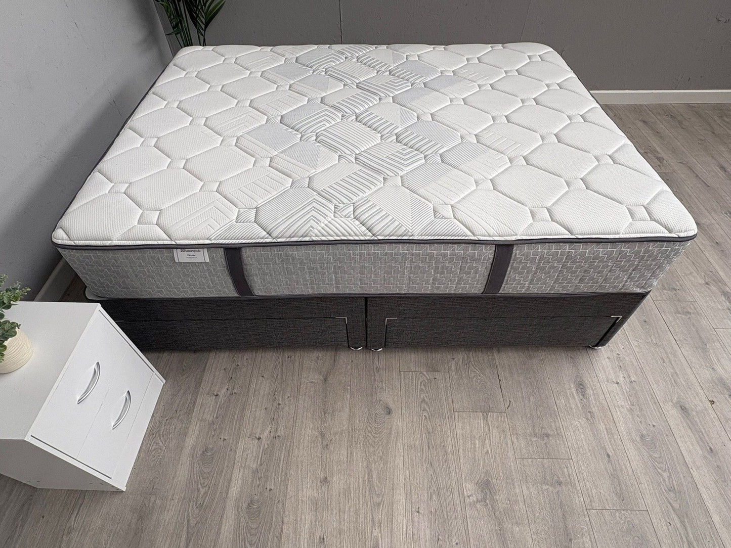 Sealy Elevate NEWTON 4ft 6 Double Mattress, Firm - RRP £1,399