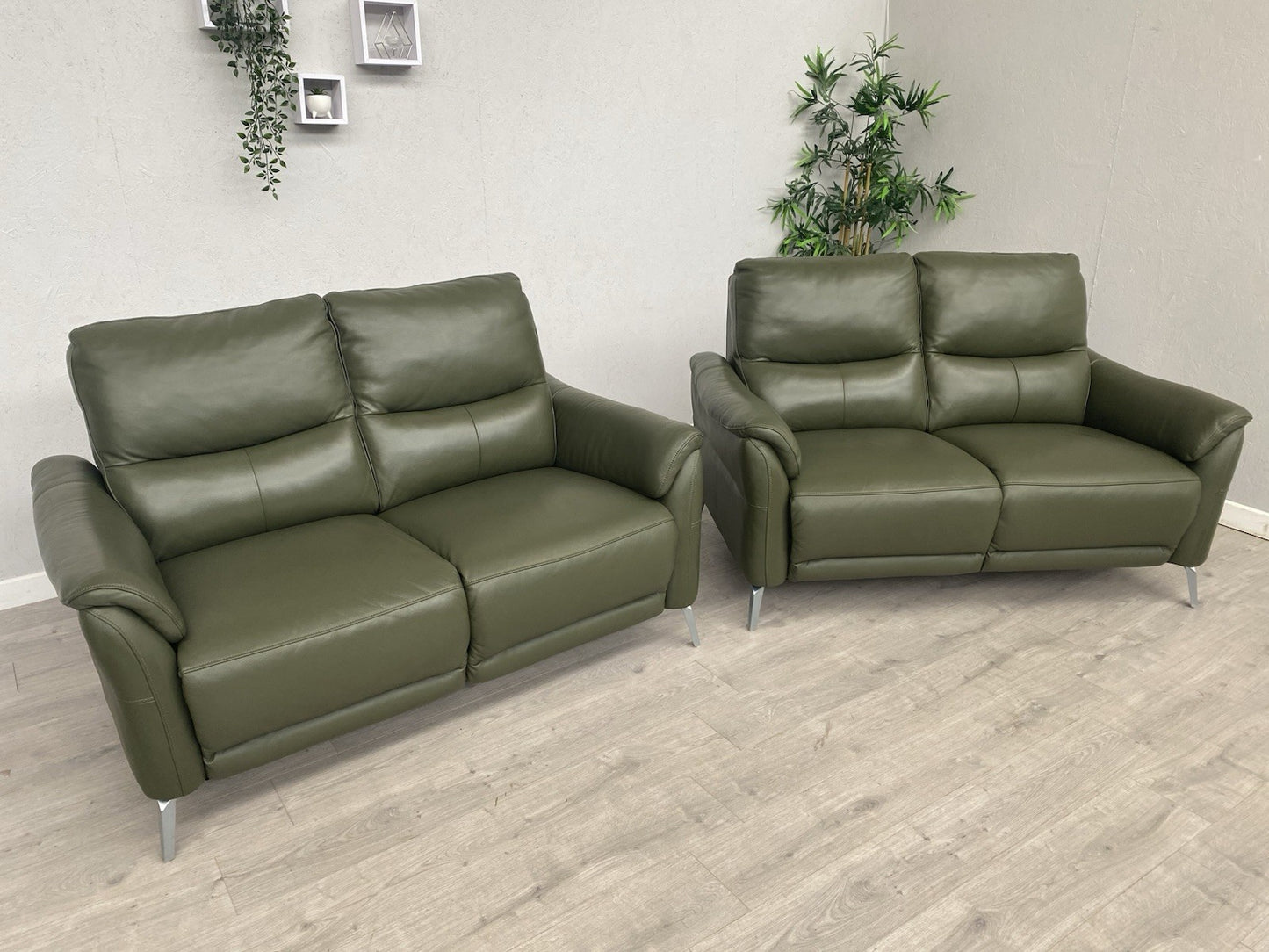 Furniture Village DAYTONA Leather 2 x 2 Seater Sofa Set, Oslo Pine - RRP £2,990