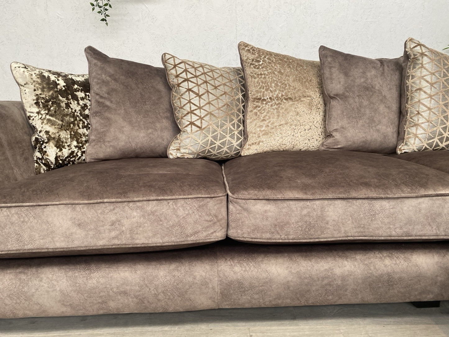 Furniture Village ARIANA Small Fabric RHF Pillow Back Corner Sofa - RRP £3,695