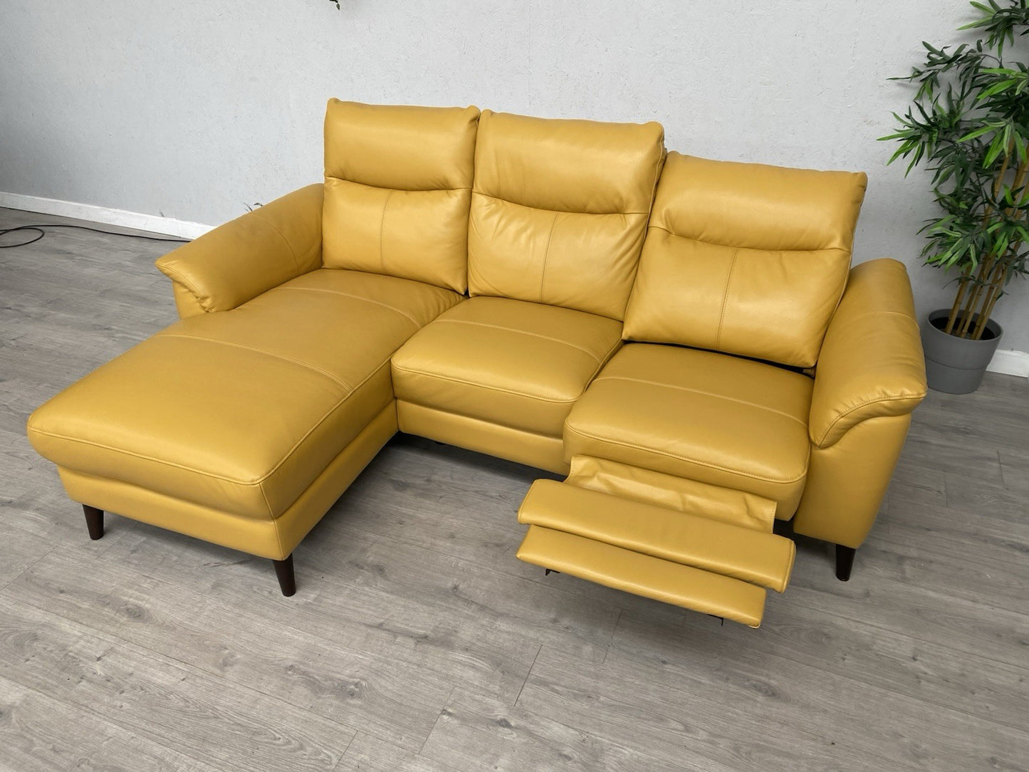 Furniture Village MORGAN Leather Power Recliner LHF Chaise End Sofa - RRP £1,995