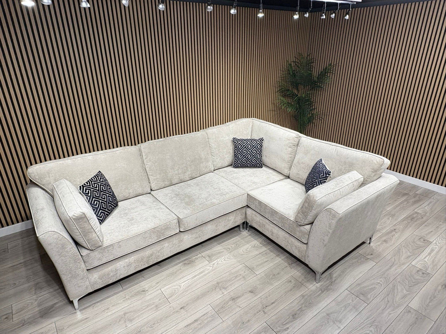 Furniture Village SASHA Fabric RHF Corner Sofa ( 3 Corner 1 ) - RRP £3,295
