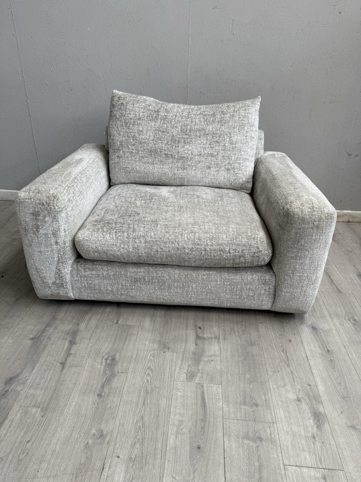 Furniture Village Boutique Pandora 4 Seater Split Sofa + Snuggler RRP £4895
