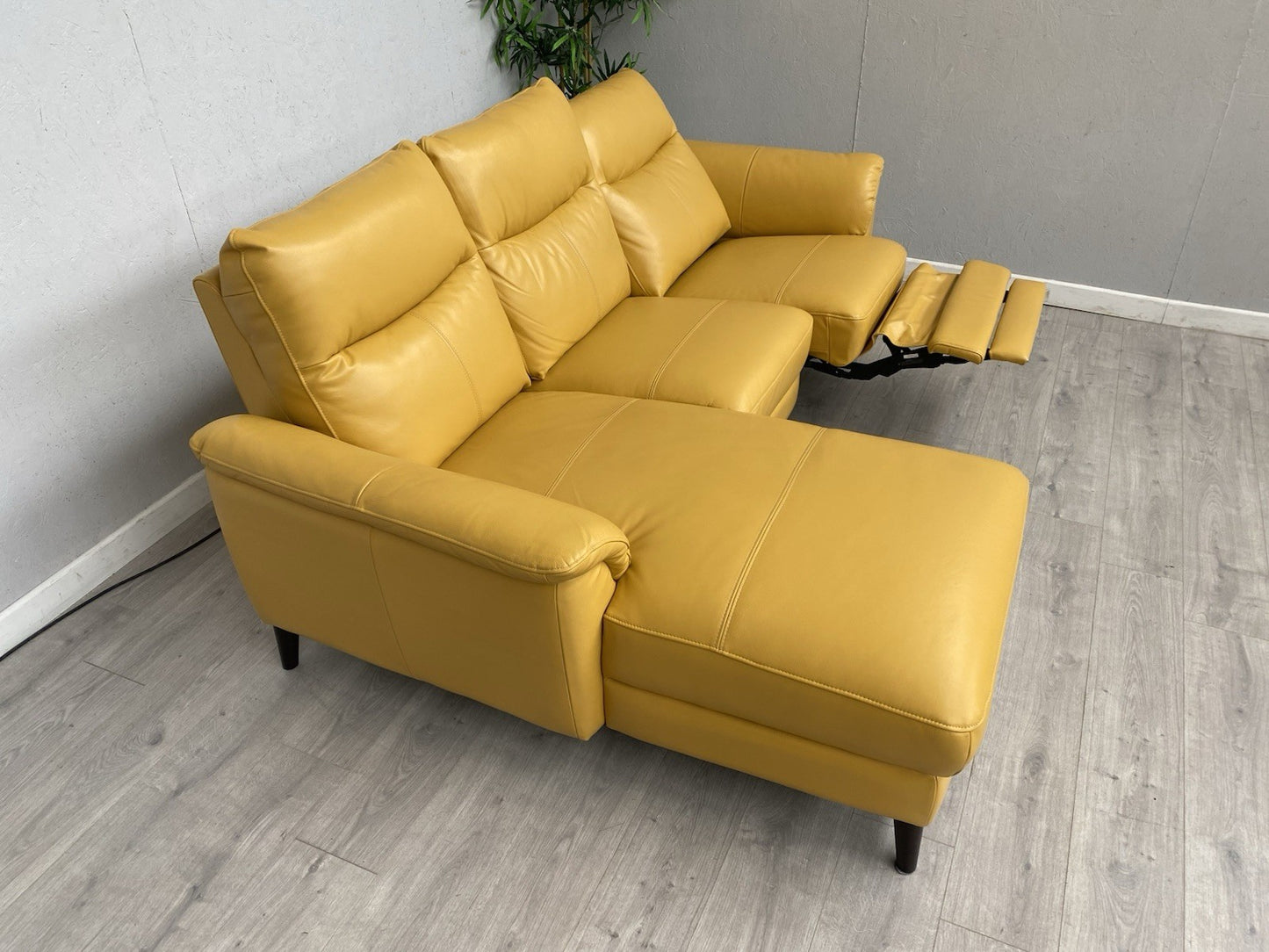 Furniture Village MORGAN Leather Power Recliner LHF Chaise End Sofa - RRP £1,995